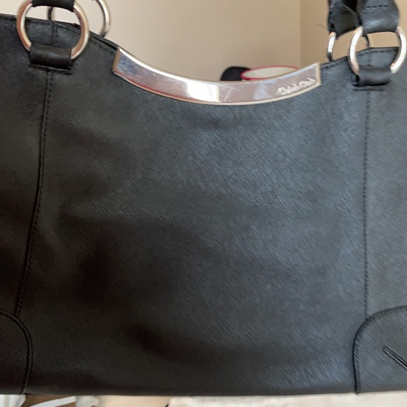 Black Calvin Klein Shoulder Bag with Blue Wallet - Picture 8 of 12